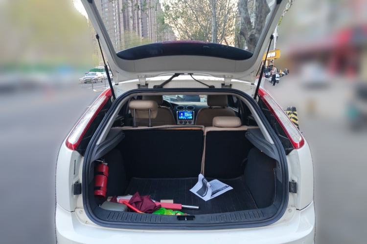 Used Ford Focus 2013 Hatchback Classic 1.8L Automatic Base Model Trunk