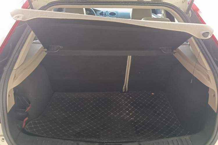 Used Ford Focus 2013 Hatchback Classic 1.8L Automatic Fashion Edition Trunk