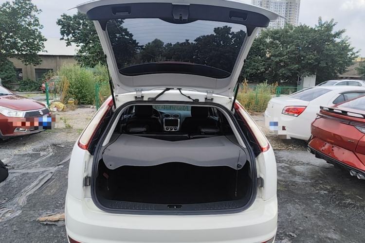 Used Ford Focus 2013 Hatchback Classic 1.8L Automatic Base Model Trunk