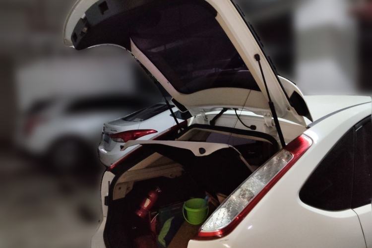 Used Ford Focus 2013 Hatchback Classic 1.8L Automatic Fashion Edition Trunk