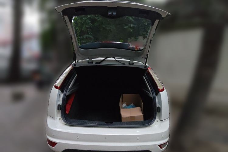 Used Ford Focus 2013 Hatchback Classic 1.8L Manual Base Model Trunk
