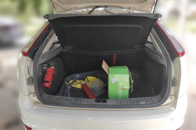 Used Ford Focus 2013 Hatchback Classic 1.8L Manual Base Model Trunk