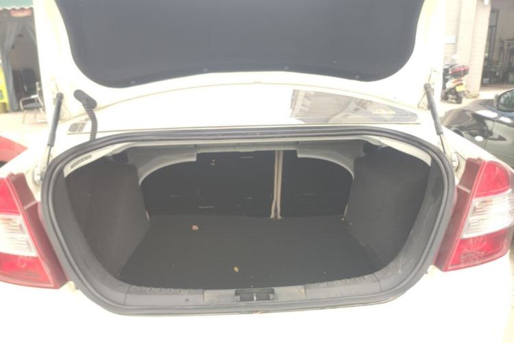 Used Ford Focus 2013 Sedan Classic 1.8L Automatic Fashion Edition Trunk