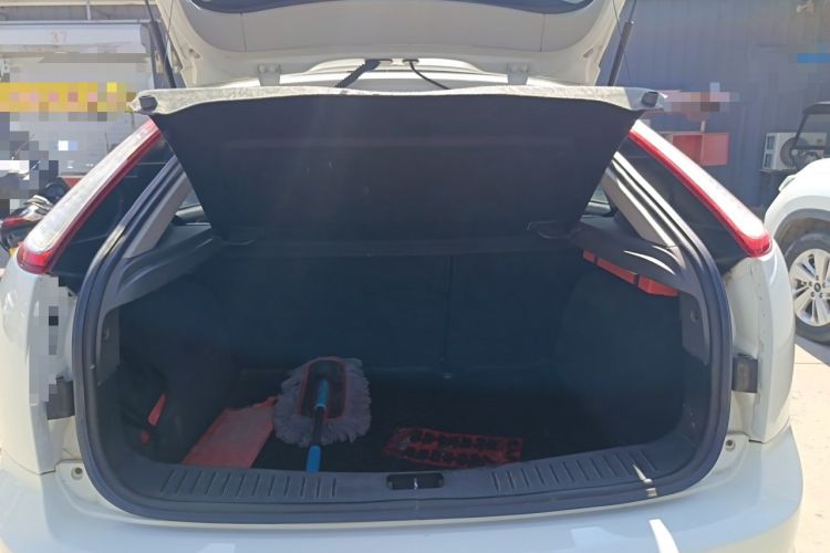 Used Ford Focus 2013 Hatchback Classic 1.8L Manual Base Model Trunk