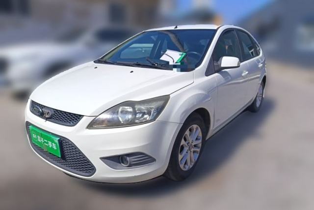 Ojetý Ford Focus 2013 Hatchback Classic 1.8L Manual Base Model