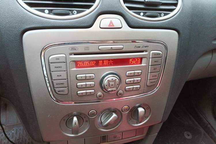 Used Ford Focus 2013 Hatchback Classic 1.8L Manual Base Model Audio And AC Panel