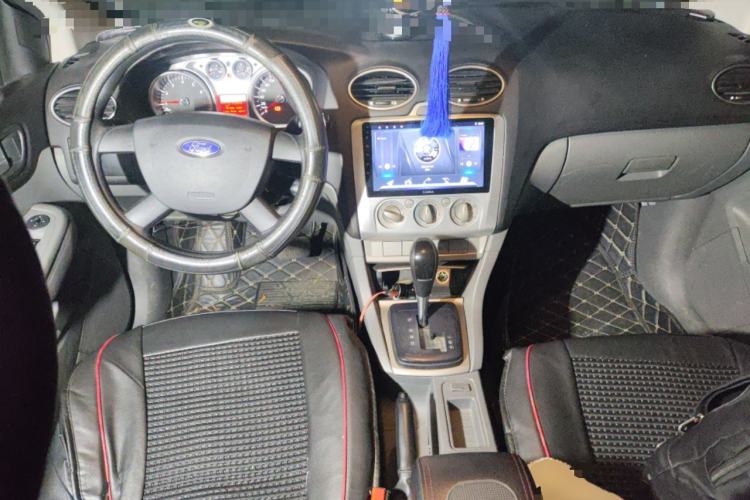 Used Ford Focus 2013 Hatchback Classic 1.8L Automatic Base Model Center Console