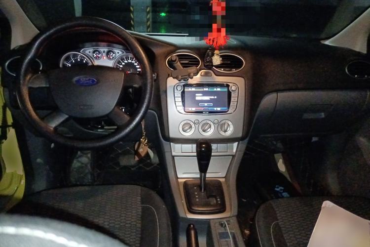 Used Ford Focus 2013 Hatchback Classic 1.8L Automatic Base Model Center Console