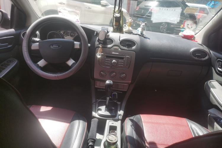 Used Ford Focus 2013 Hatchback Classic 1.8L Automatic Base Model Center Console