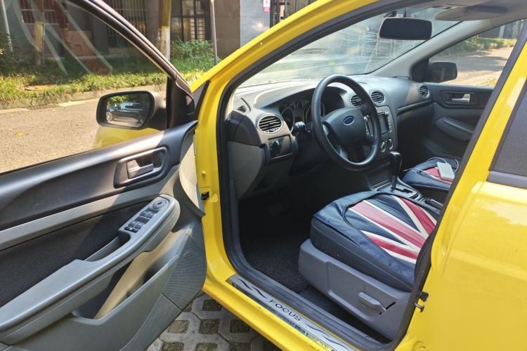 Used Ford Focus 2013 Hatchback Classic 1.8L Automatic Base Model Driver Seat