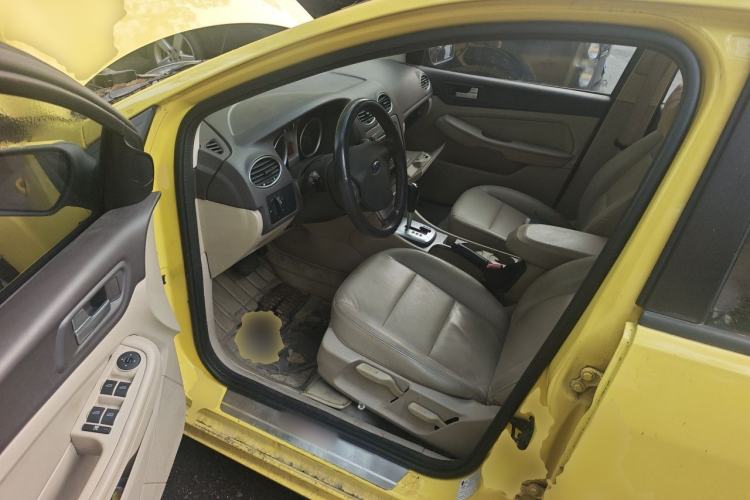 Used Ford Focus 2013 Hatchback Classic 1.8L Automatic Fashion Edition Driver Seat