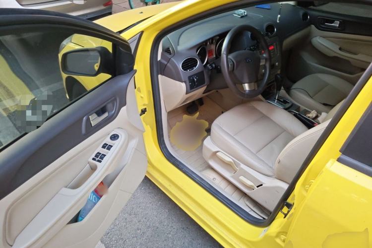 Used Ford Focus 2013 Hatchback Classic 1.8L Automatic Fashion Edition Driver Seat
