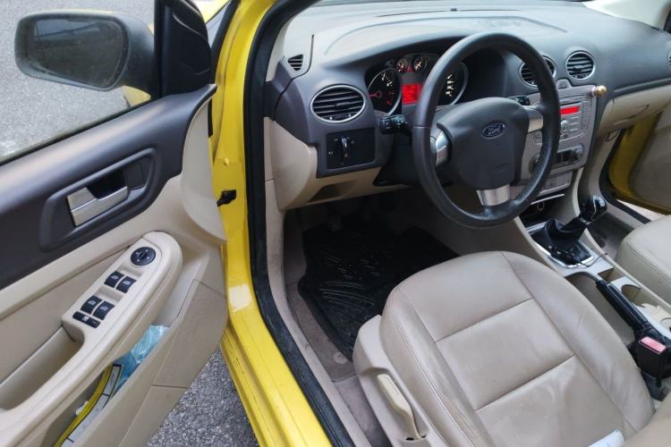Used Ford Focus 2013 Hatchback Classic 1.8L Manual Fashion Edition Driver Seat