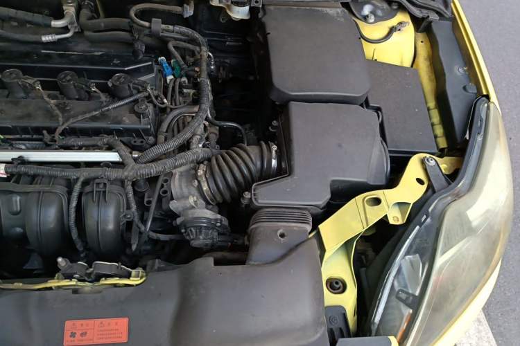 Used Ford Focus 2013 Hatchback Classic 1.8L Manual Base Model Engine Bay Left