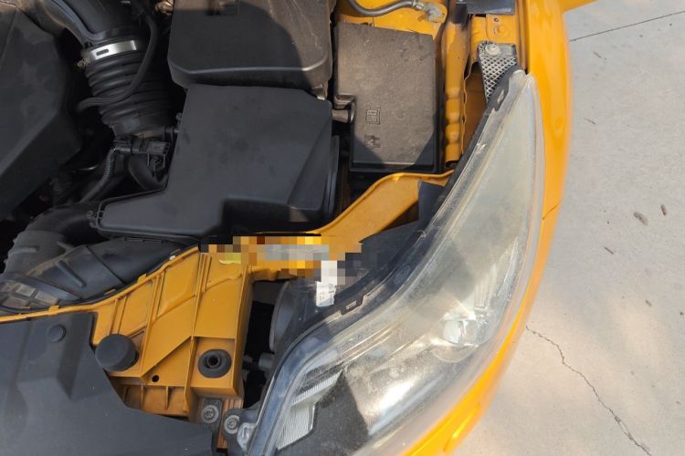Used Ford Focus 2013 2.0T ST Orange Edition Engine Bay Left