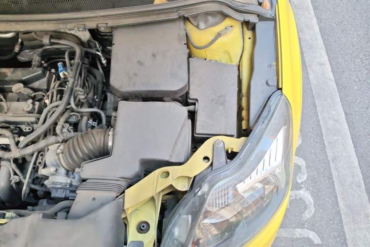 Used Ford Focus 2013 Hatchback Classic 1.8L Automatic Fashion Edition Engine Bay Left