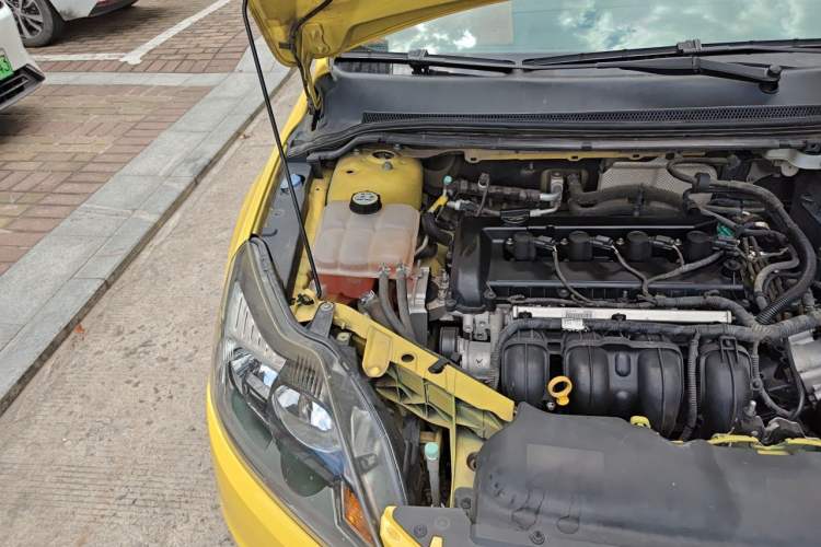 Used Ford Focus 2013 Hatchback Classic 1.8L Automatic Millionth Anniversary Edition Engine Bay Right