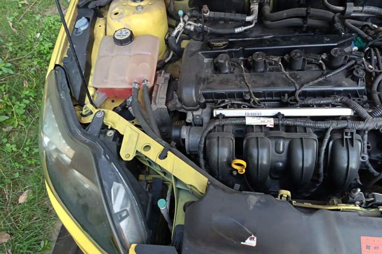Used Ford Focus 2013 Hatchback Classic 1.8L Manual Base Model Engine Bay Right