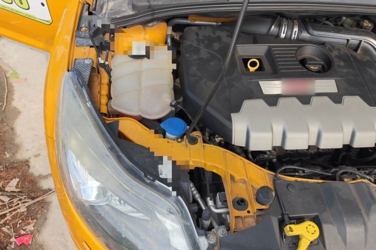 Used Ford Focus 2013 2.0T ST Orange Edition Engine Bay Right