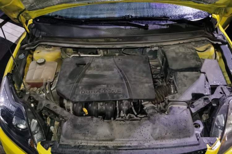 Used Ford Focus 2013 Hatchback Classic 1.8L Manual Fashion Edition Engine Bay Right
