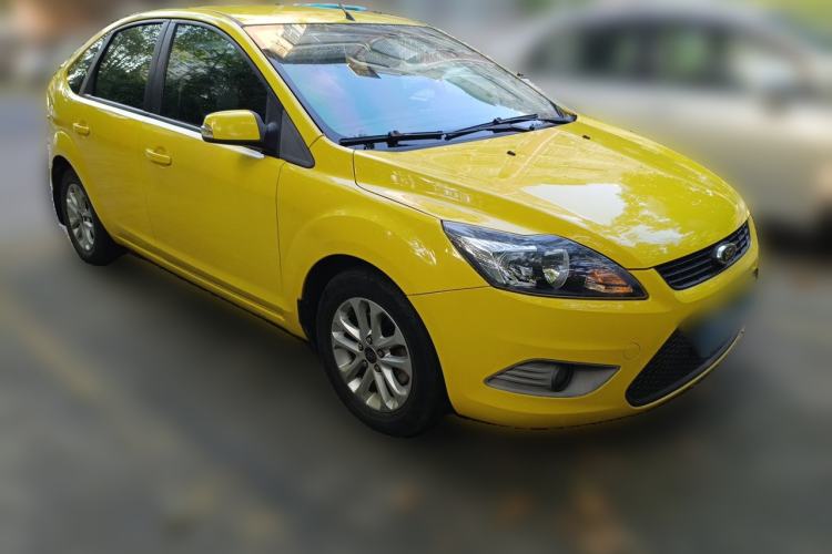 Used Ford Focus 2013 Hatchback Classic 1.8L Automatic Base Model Front Right 45 Deg