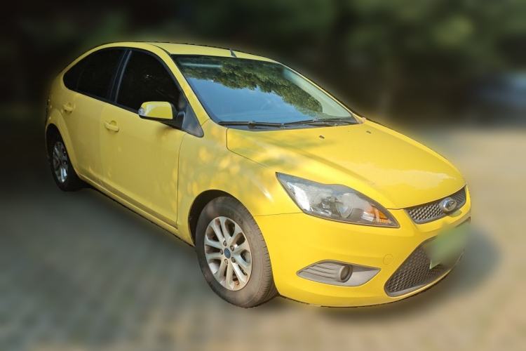 Used Ford Focus 2013 Hatchback Classic 1.8L Automatic Base Model Front Right 45 Deg