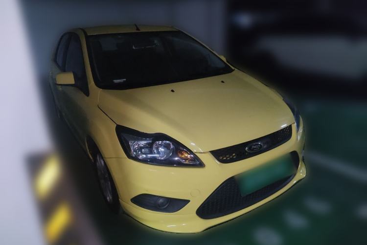 Used Ford Focus 2013 Hatchback Classic 1.8L Manual Base Model Front Right 45 Deg