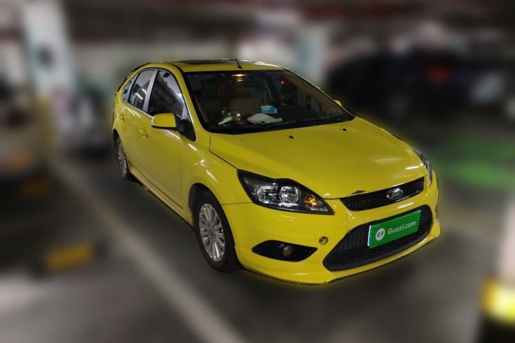 Used Ford Focus 2013 Hatchback Classic 1.8L Automatic Fashion Edition Front Right 45 Deg