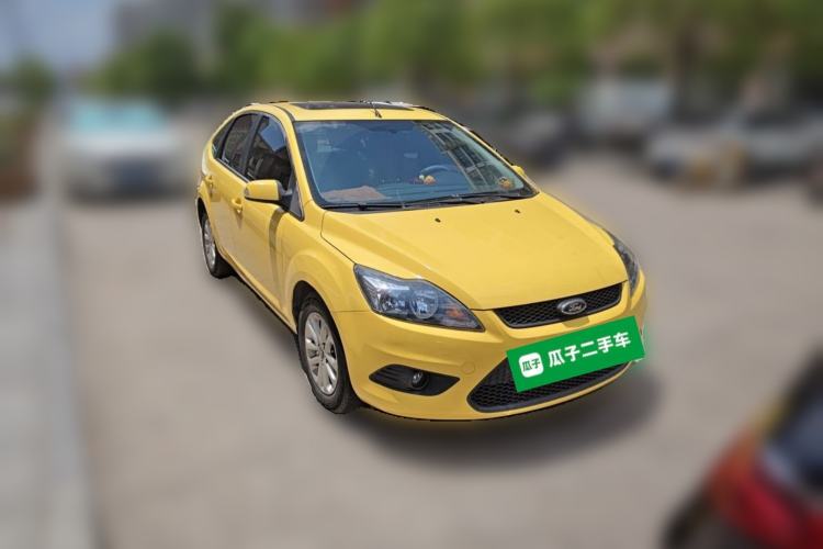 Used Ford Focus 2013 Hatchback Classic 1.8L Automatic Millionth Anniversary Edition Front Right 45 Deg