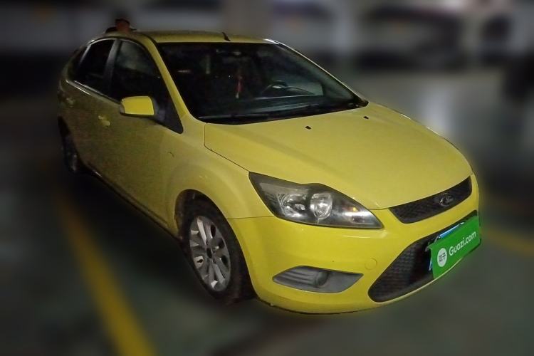 Used Ford Focus 2013 Hatchback Classic 1.8L Automatic Base Model Front Right 45 Deg