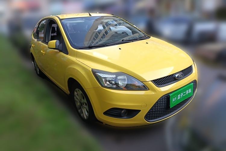 Used Ford Focus 2013 Hatchback Classic 1.8L Manual Base Model Front Right 45 Deg