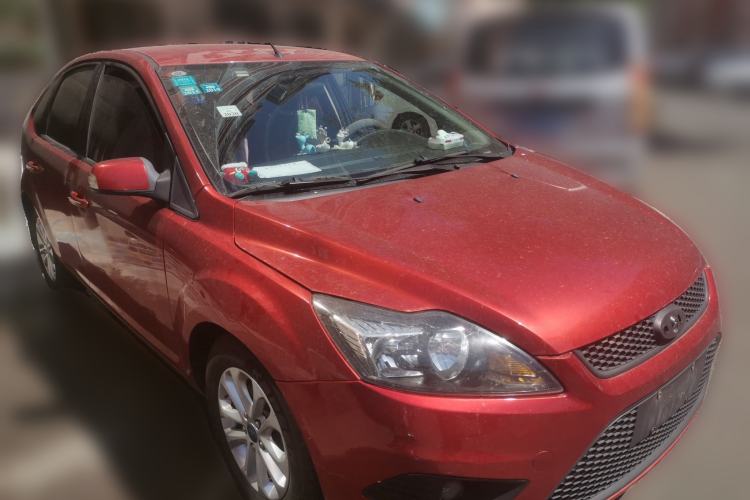 Used Ford Focus 2013 Hatchback Classic 1.8L Automatic Base Model Front Right 45 Deg