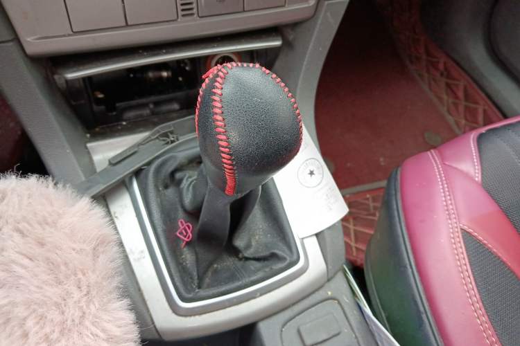 Used Ford Focus 2013 Hatchback Classic 1.8L Manual Base Model Gear Lever