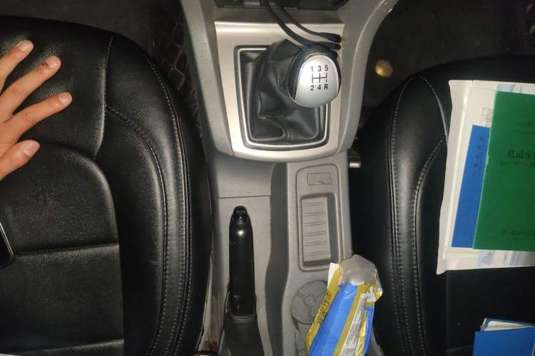 Used Ford Focus 2013 Hatchback Classic 1.8L Manual Base Model Gear Lever