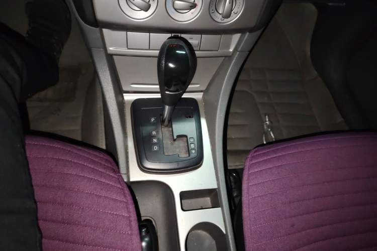Used Ford Focus 2013 Hatchback Classic 1.8L Automatic Fashion Edition Gear Lever