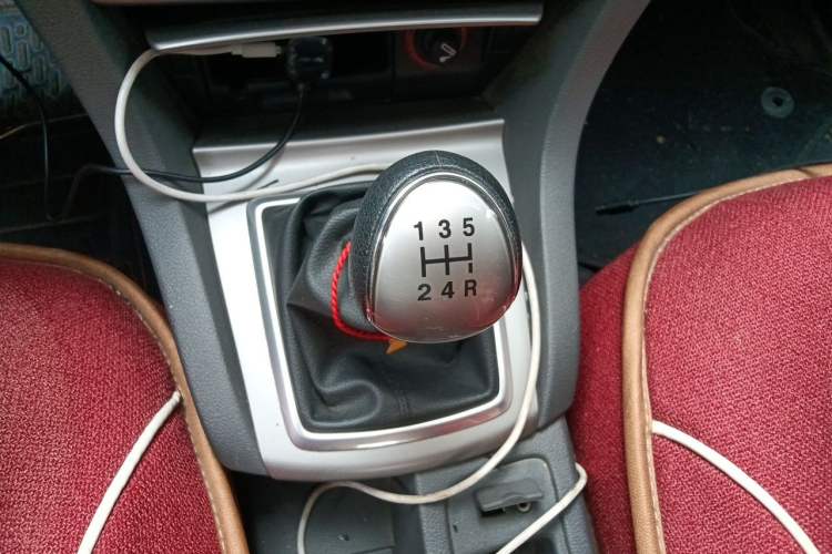 Used Ford Focus 2013 Hatchback Classic 1.8L Manual Base Model Gear Lever