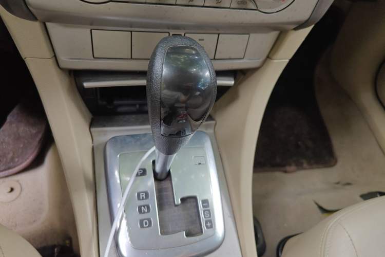 Used Ford Focus 2013 Hatchback Classic 1.8L Automatic Fashion Edition Gear Lever