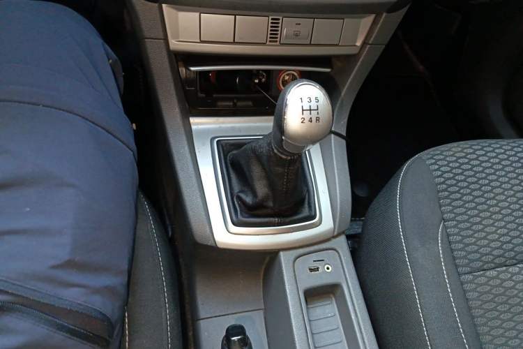 Used Ford Focus 2013 Hatchback Classic 1.8L Manual Base Model Gear Lever