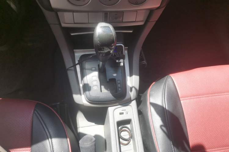 Used Ford Focus 2013 Hatchback Classic 1.8L Automatic Base Model Gear Lever