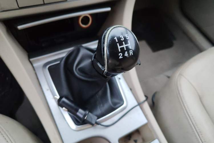 Used Ford Focus 2013 Hatchback Classic 1.8L Manual Fashion Edition Gear Lever
