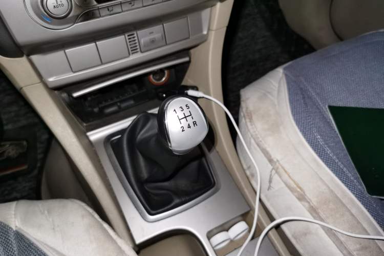 Used Ford Focus 2013 Hatchback Classic 1.8L Manual Fashion Edition Gear Lever