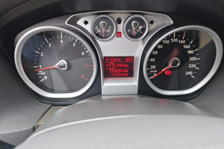 Used Ford Focus 2013 Hatchback Classic 1.8L Automatic Fashion Edition Odometer Close Up