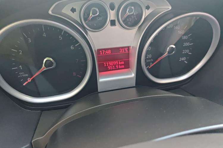 Used Ford Focus 2013 Hatchback Classic 1.8L Automatic Fashion Edition Odometer Close Up