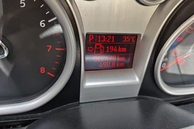Used Ford Focus 2013 Hatchback Classic 1.8L Automatic Millionth Anniversary Edition Odometer Close Up
