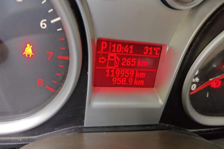 Used Ford Focus 2013 Hatchback Classic 1.8L Automatic Fashion Edition Odometer Close Up