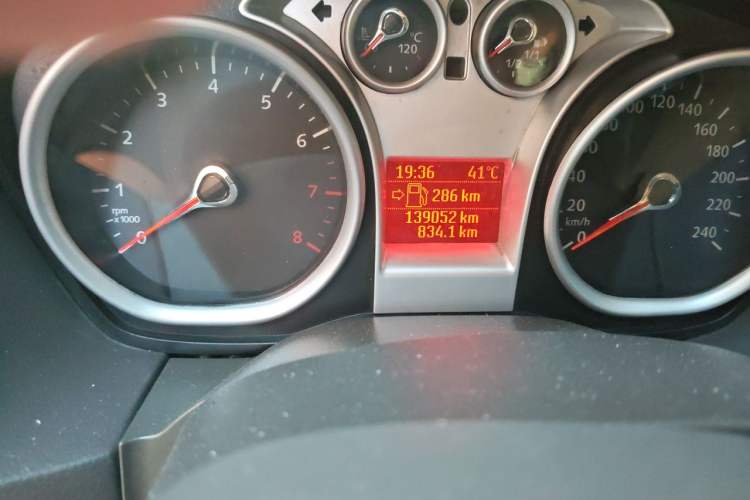 Used Ford Focus 2013 Hatchback Classic 1.8L Automatic Fashion Edition Odometer Close Up