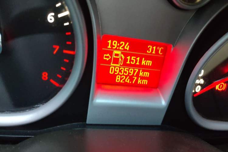 Used Ford Focus 2013 Hatchback Classic 1.8L Manual Fashion Edition Odometer Close Up