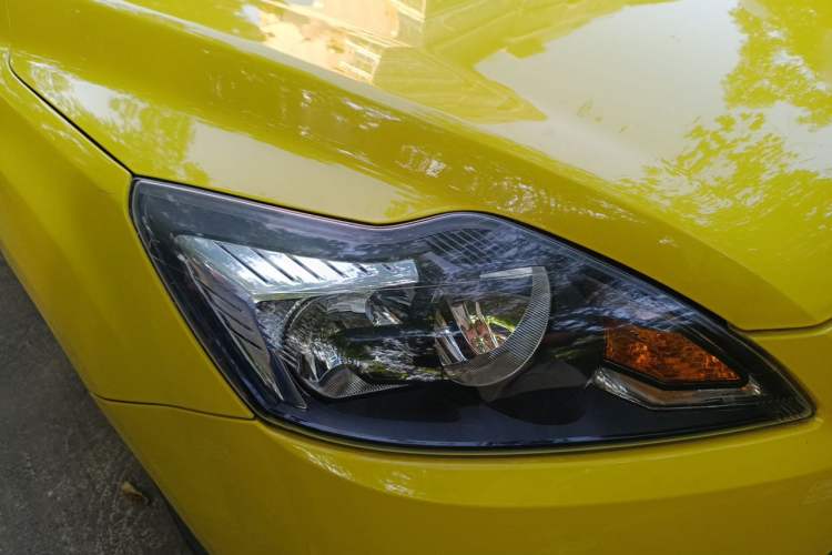 Used Ford Focus 2013 Hatchback Classic 1.8L Automatic Base Model Right Front Headlight