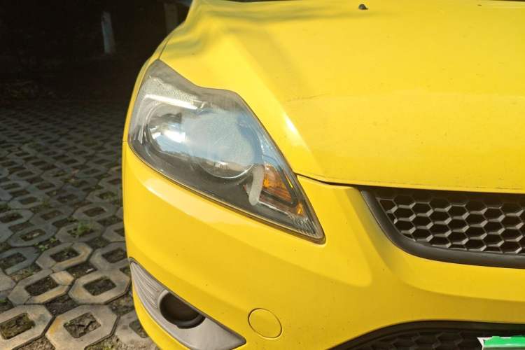 Used Ford Focus 2013 Hatchback Classic 1.8L Automatic Base Model Right Front Headlight