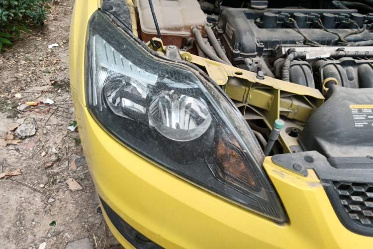 Used Ford Focus 2013 Hatchback Classic 1.8L Manual Base Model Right Front Headlight